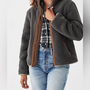 NWT Faherty fleece